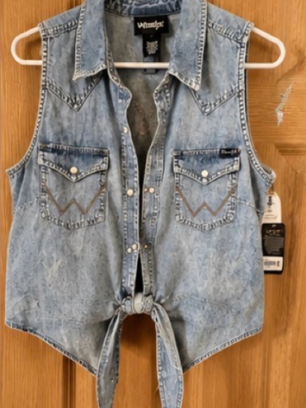 Wrangler Retro Women’s Denim Pearl Snap Tie Vest Top – Size Large
